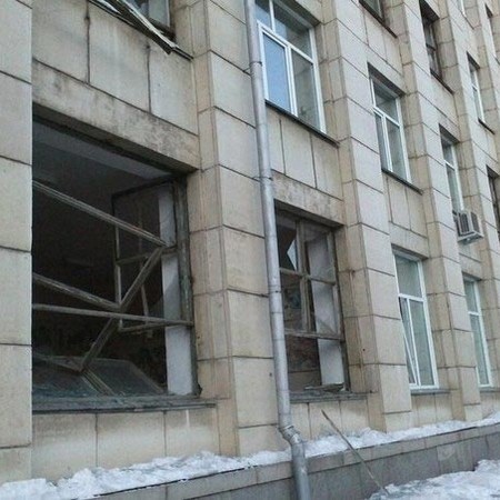МЧС РФ сообщил, что от падения метеорита в Челябинской области пострадало почти 3 тыс. зданий и сооружений