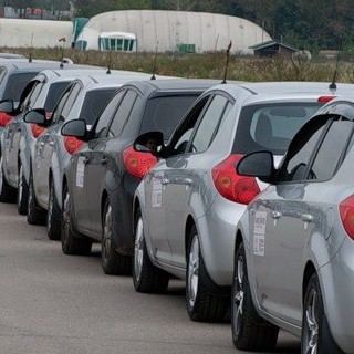 Украинцы в марте потратили 500 миллионов долларов на покупку машин